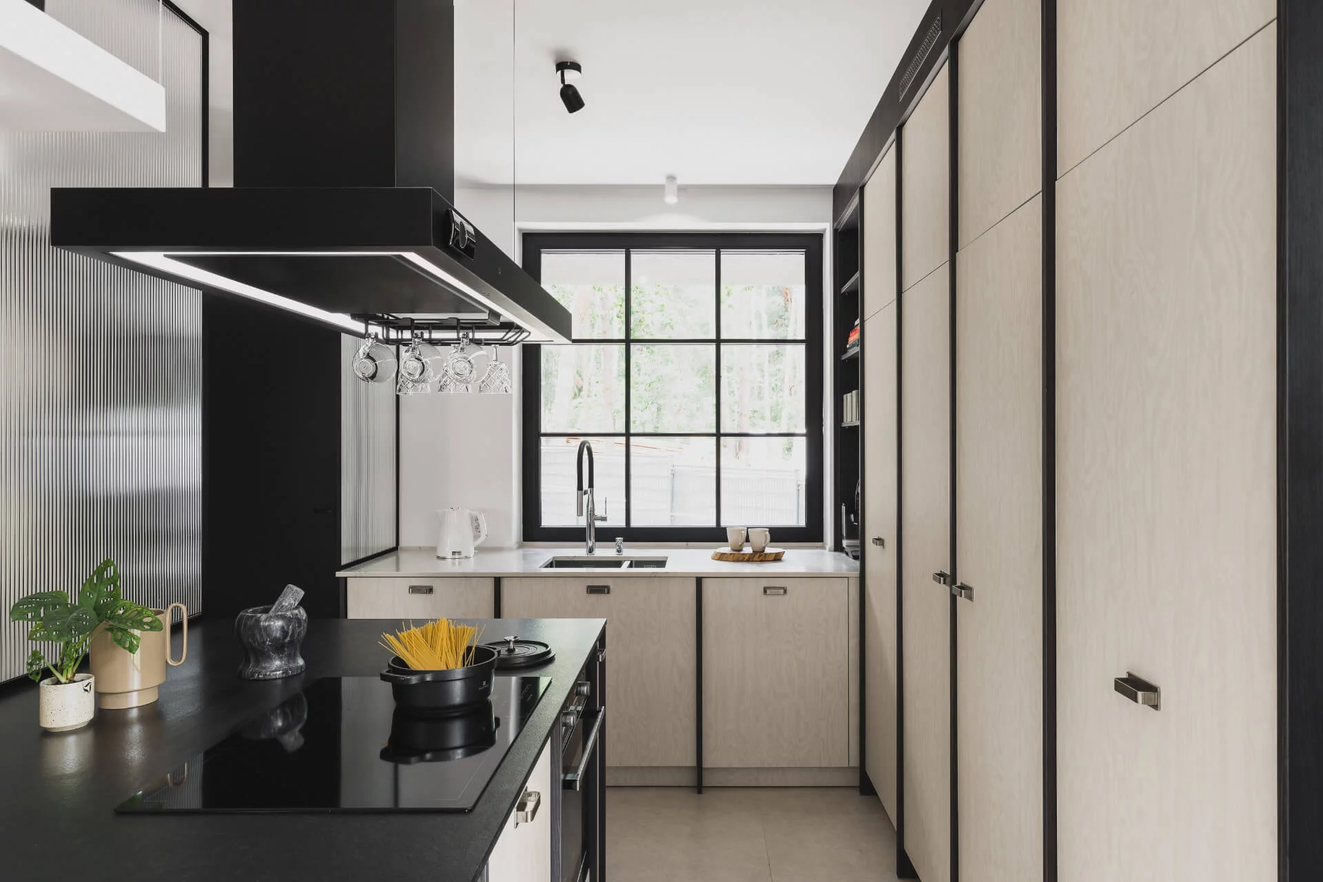 Okap wyspowy Minimal 2 czarny z haczykami 120cm CIARKO CDW1202C+U - obrazek 3